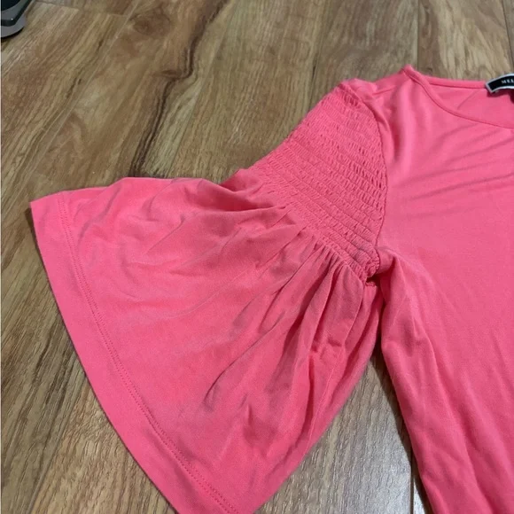 Melanie Lyne Coral Short Sleeve Women's Top - Picture 3 of 4